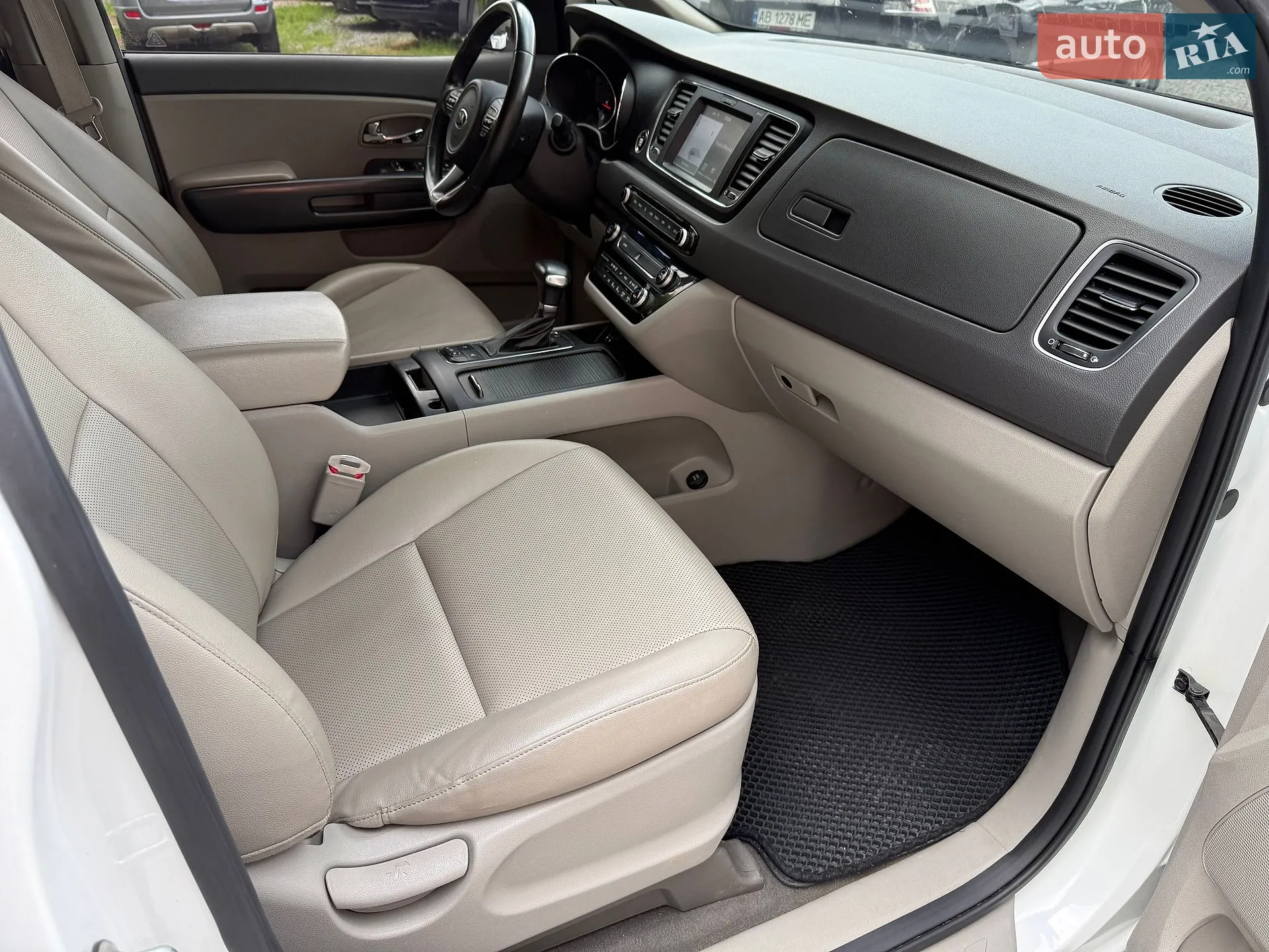 2017 Kia Carnival - мініатюра 55