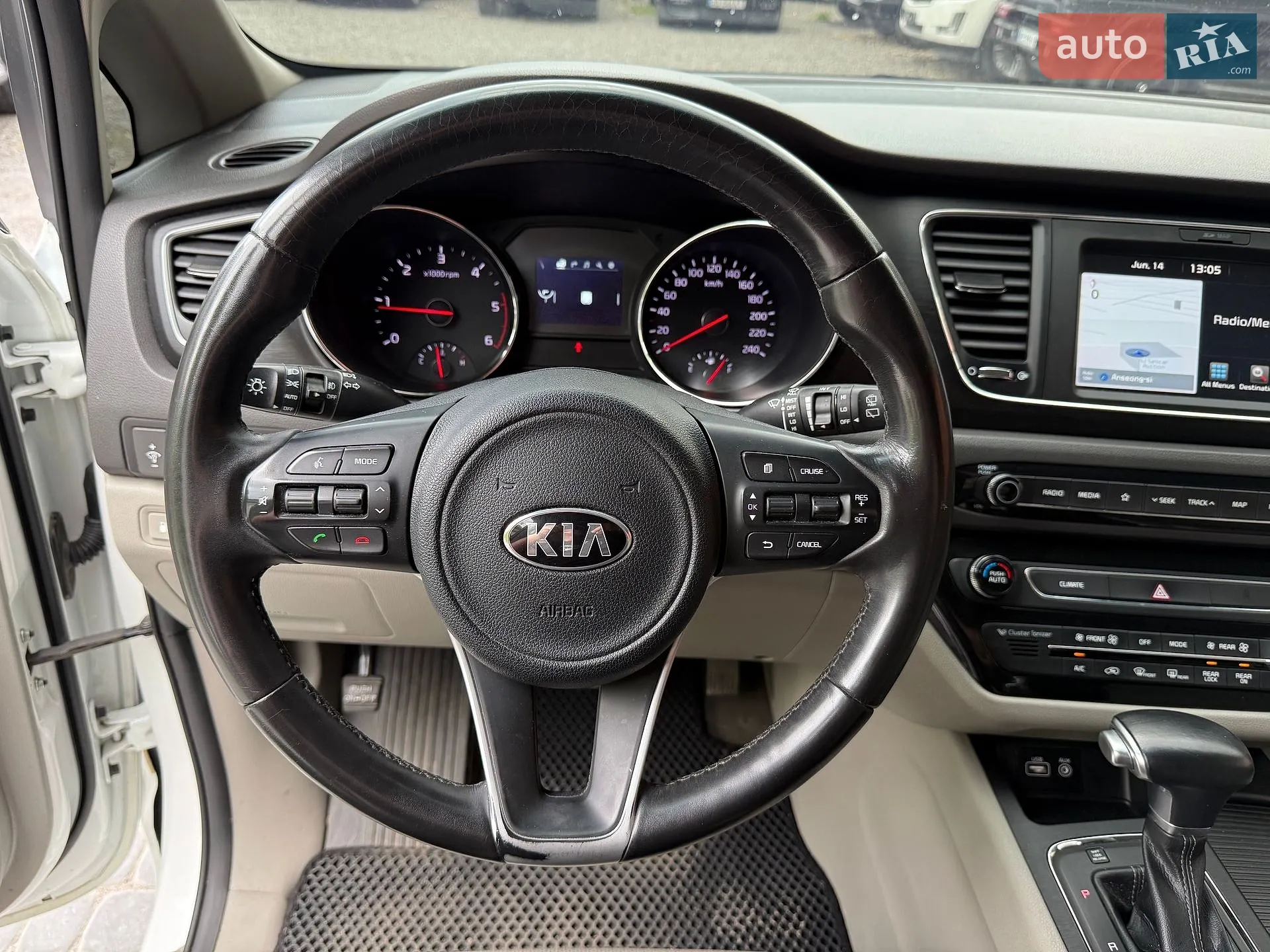 2017 Kia Carnival - мініатюра 63