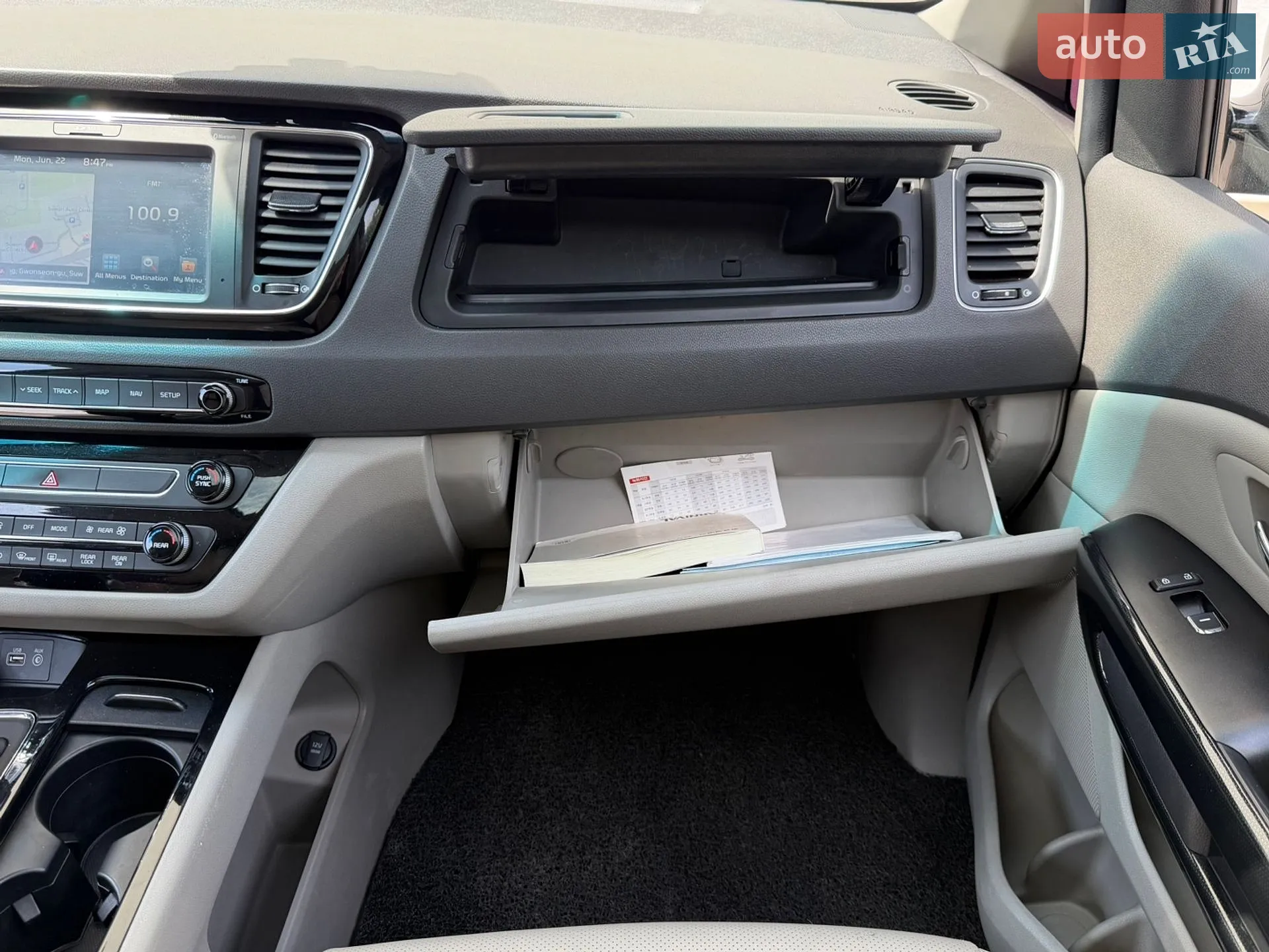 2017 Kia Carnival - мініатюра 34