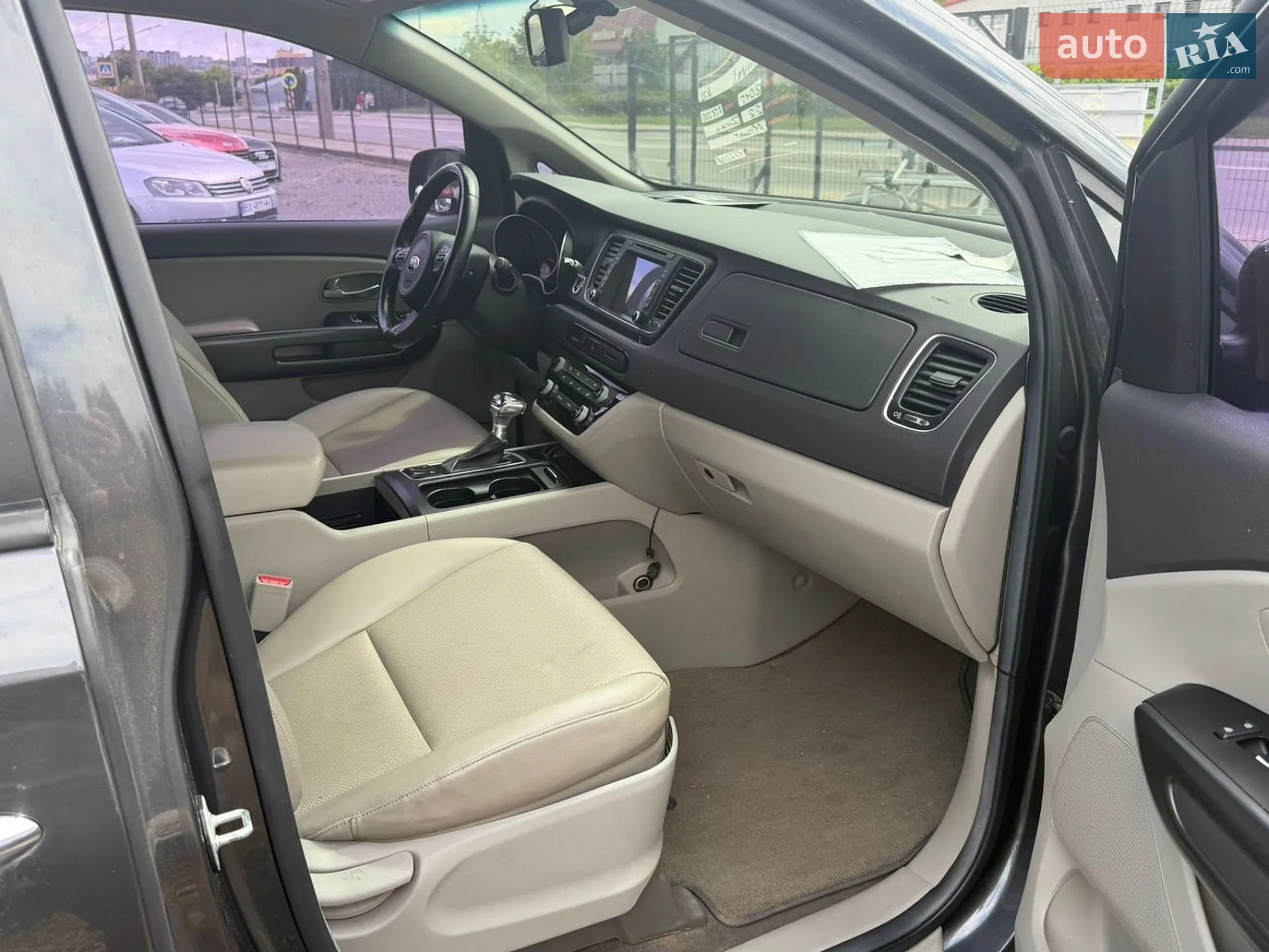 Kia Carnival 2015
