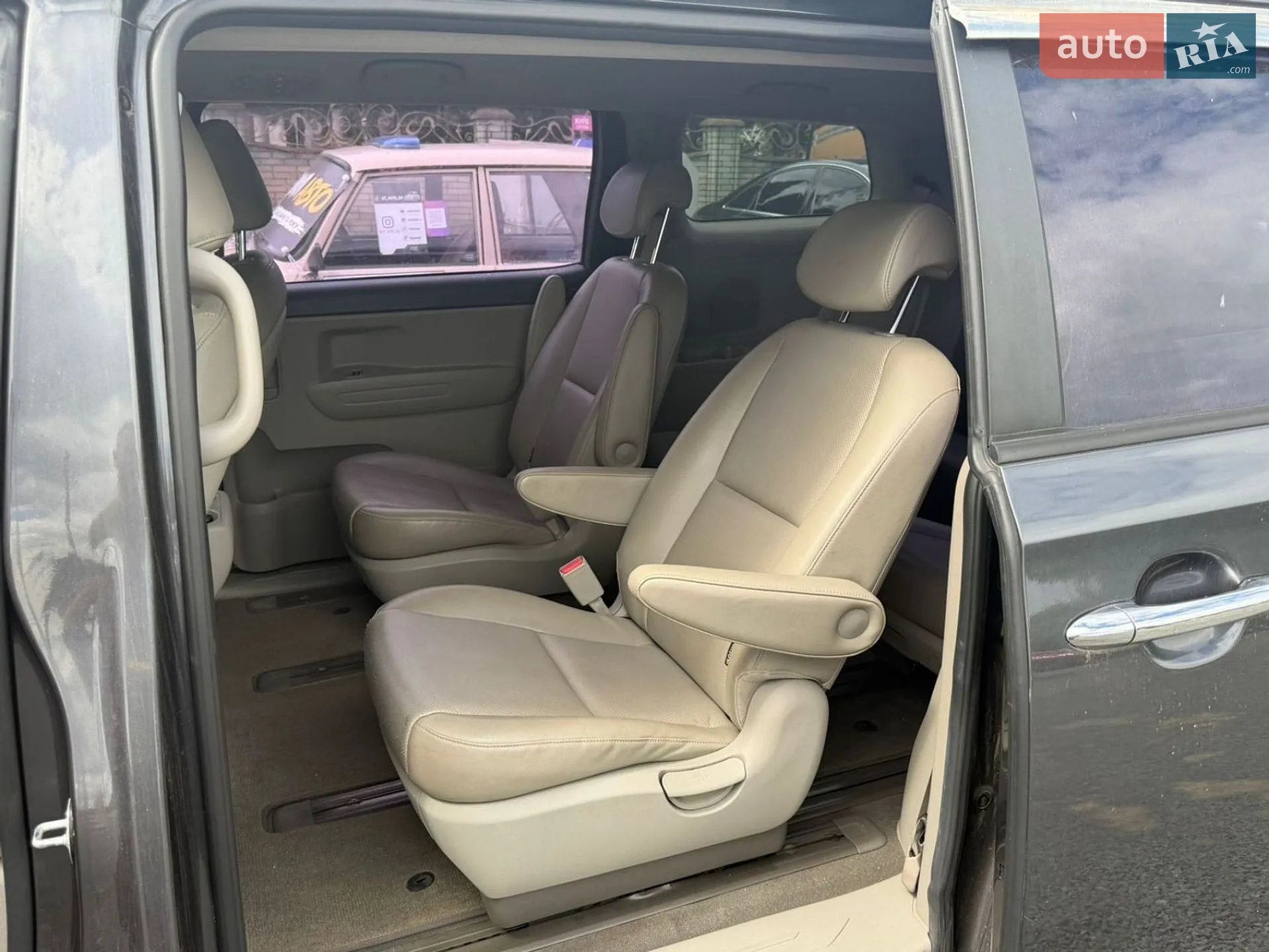 2015 Kia Carnival - мініатюра 12