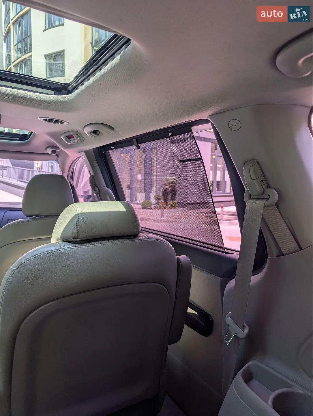 2015 Kia Carnival - мініатюра 41