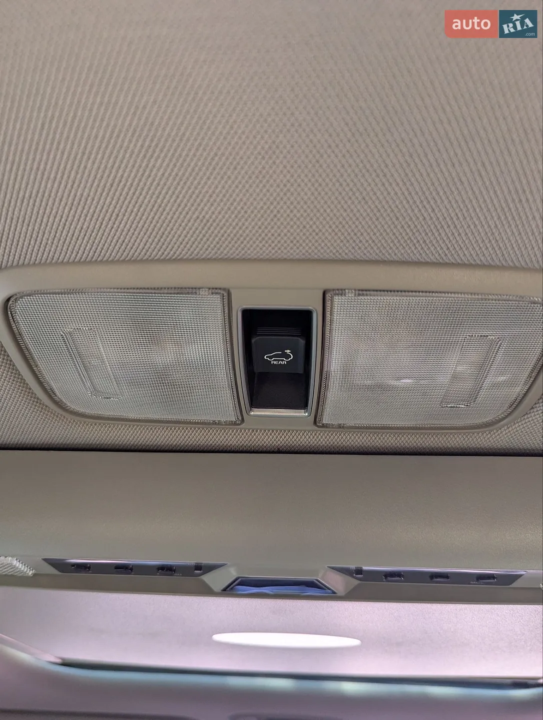 2015 Kia Carnival - мініатюра 50