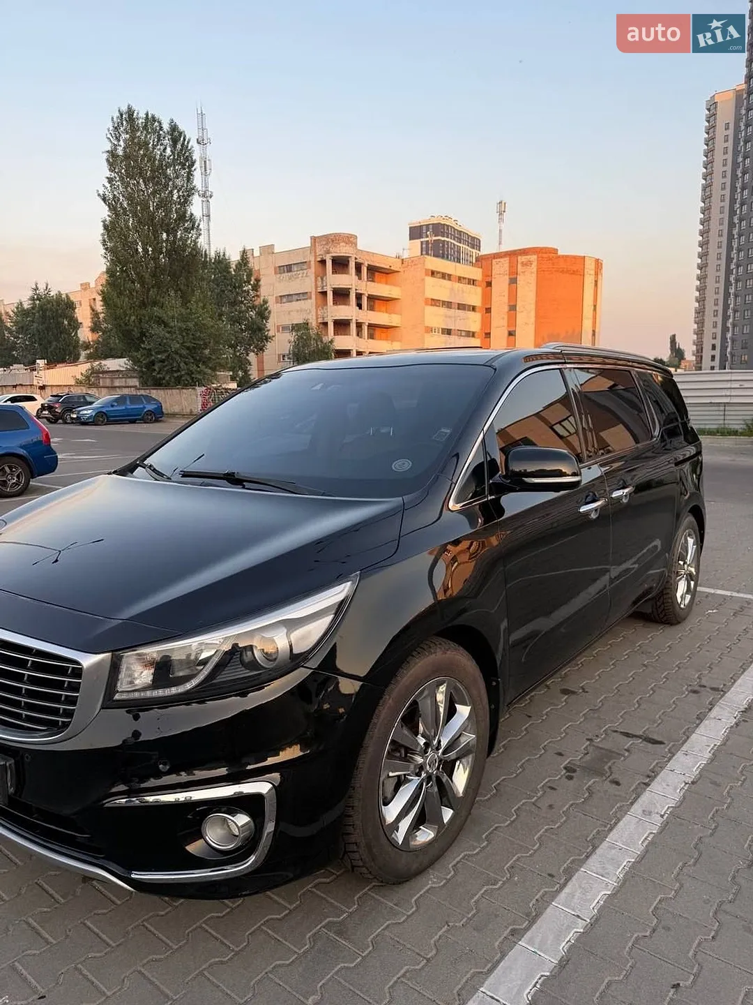 2016 Kia Carnival - мініатюра 3