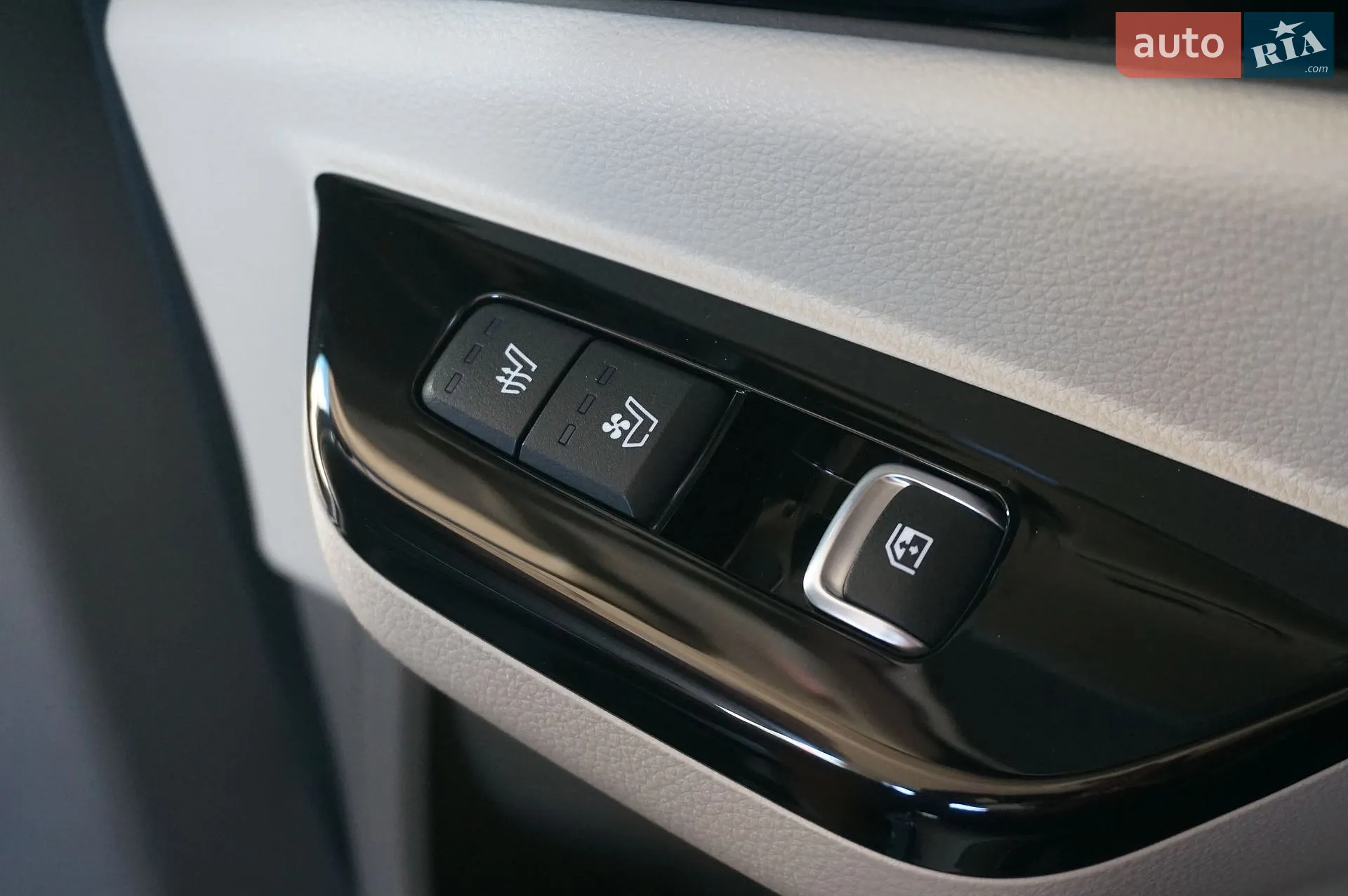 2020 Kia Carnival - мініатюра 32