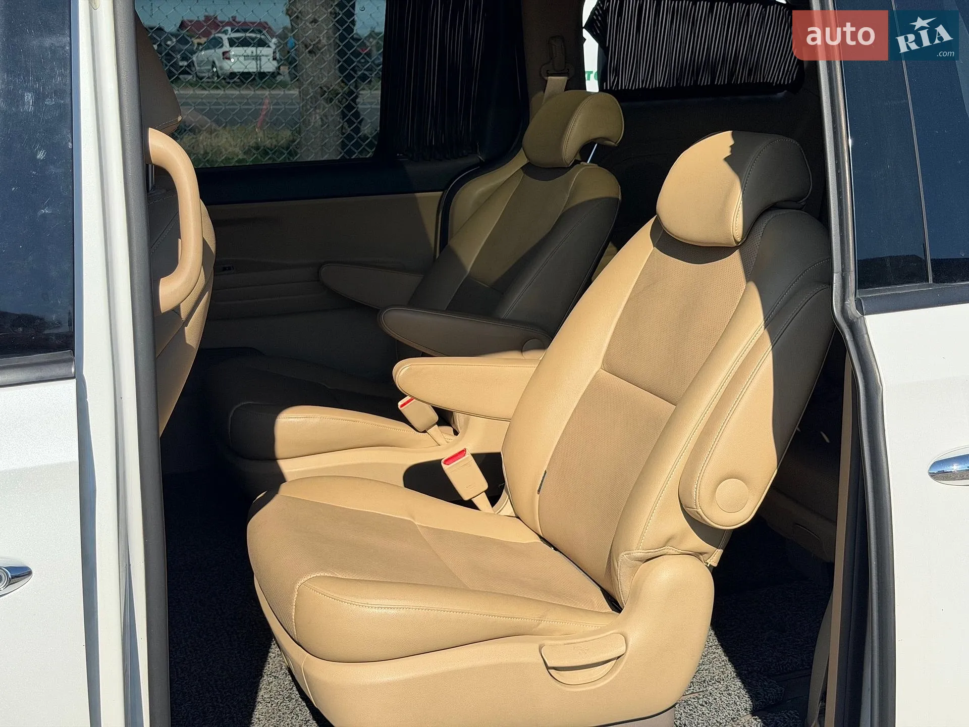 2014 Kia Carnival - мініатюра 26
