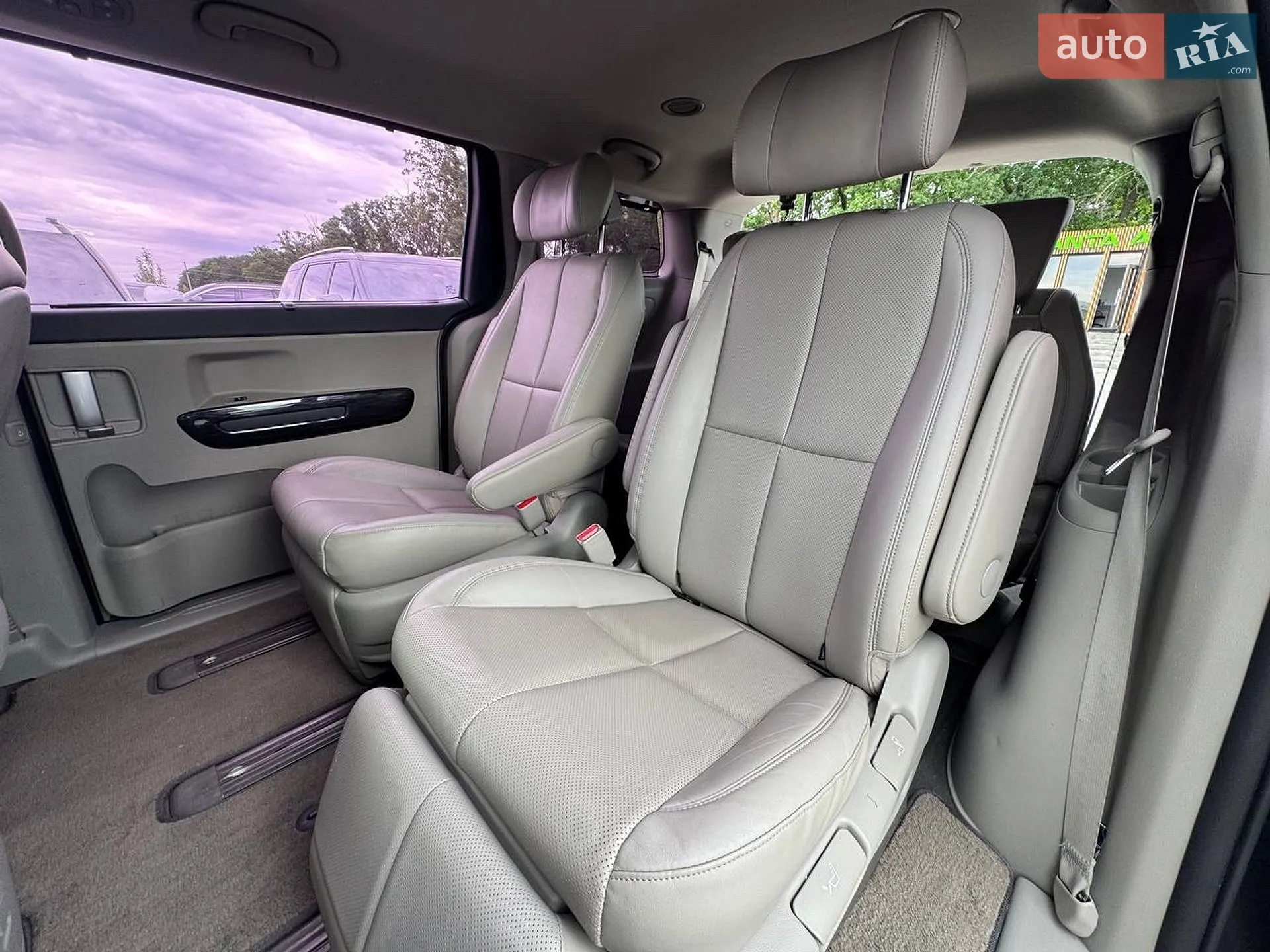 2016 Kia Carnival - мініатюра 17