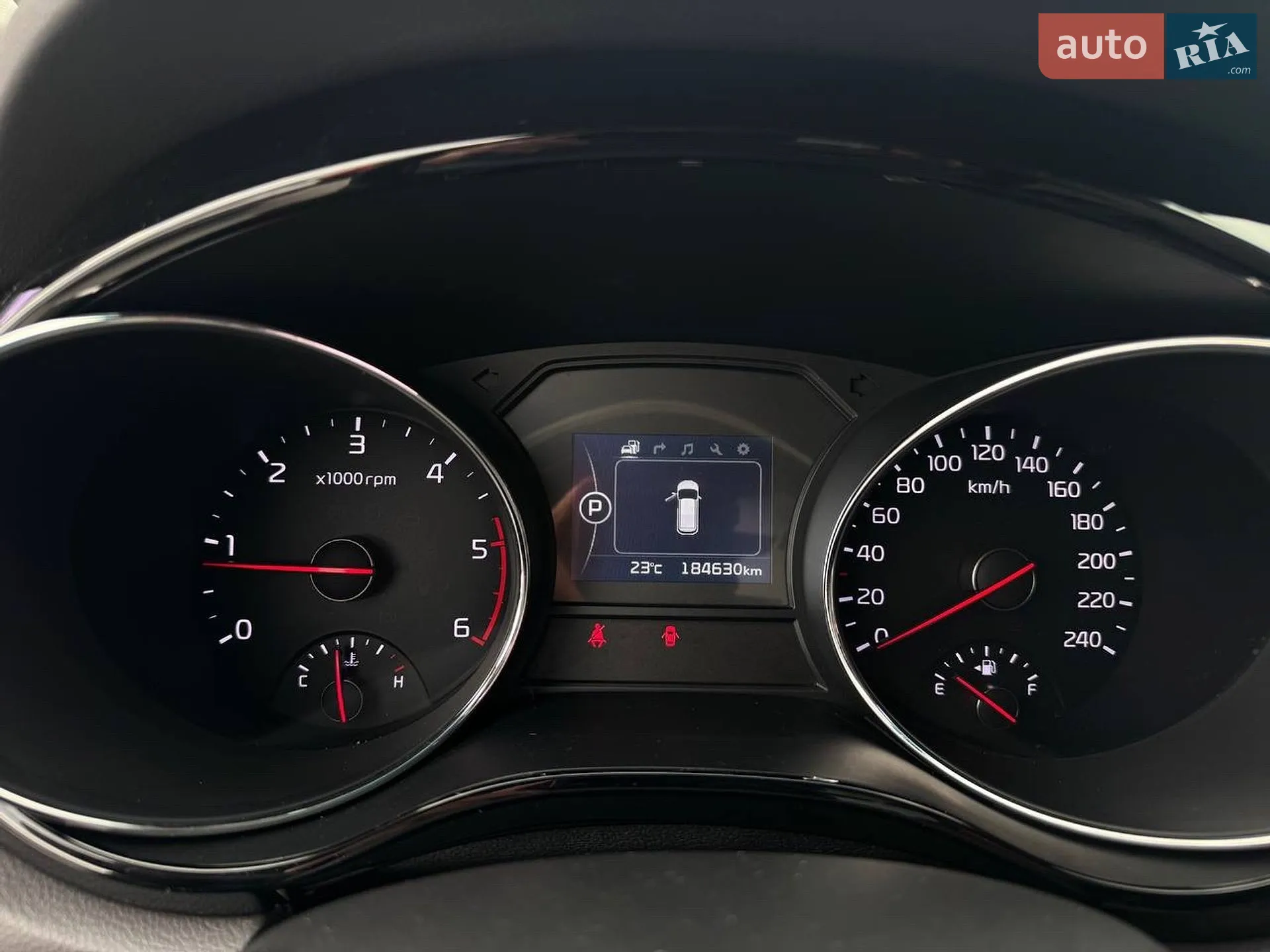 2016 Kia Carnival - мініатюра 31