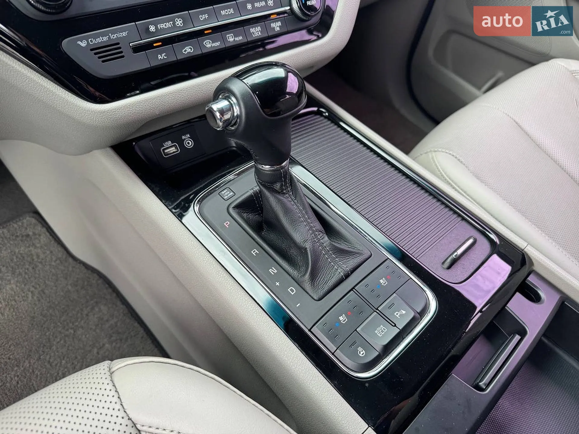 2016 Kia Carnival - мініатюра 34
