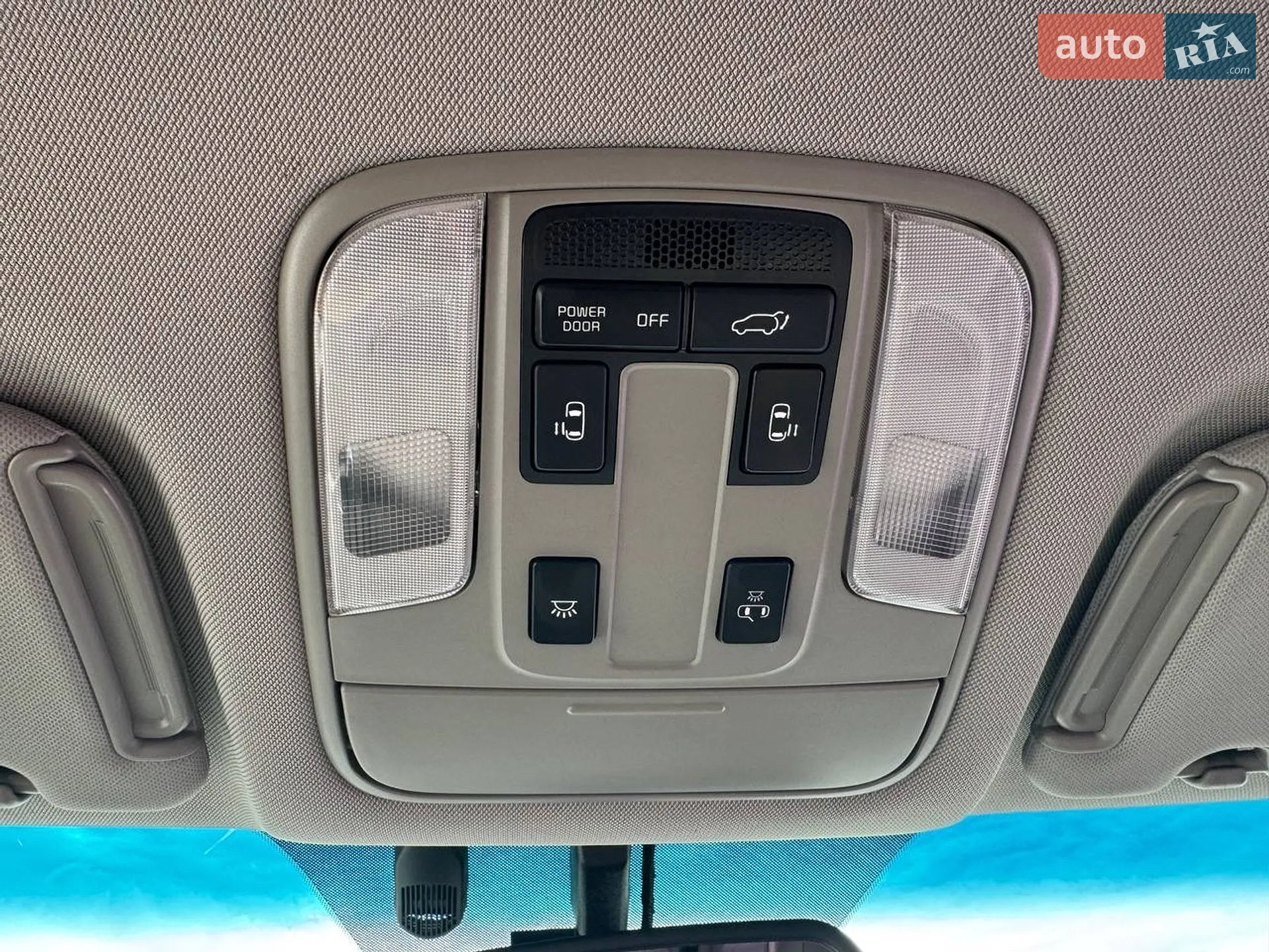 2016 Kia Carnival - мініатюра 38