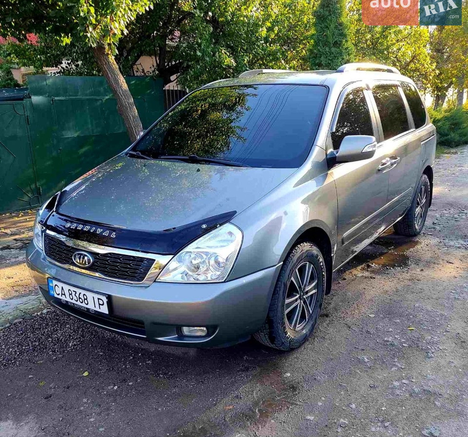 2011 Kia Carnival - фото 1