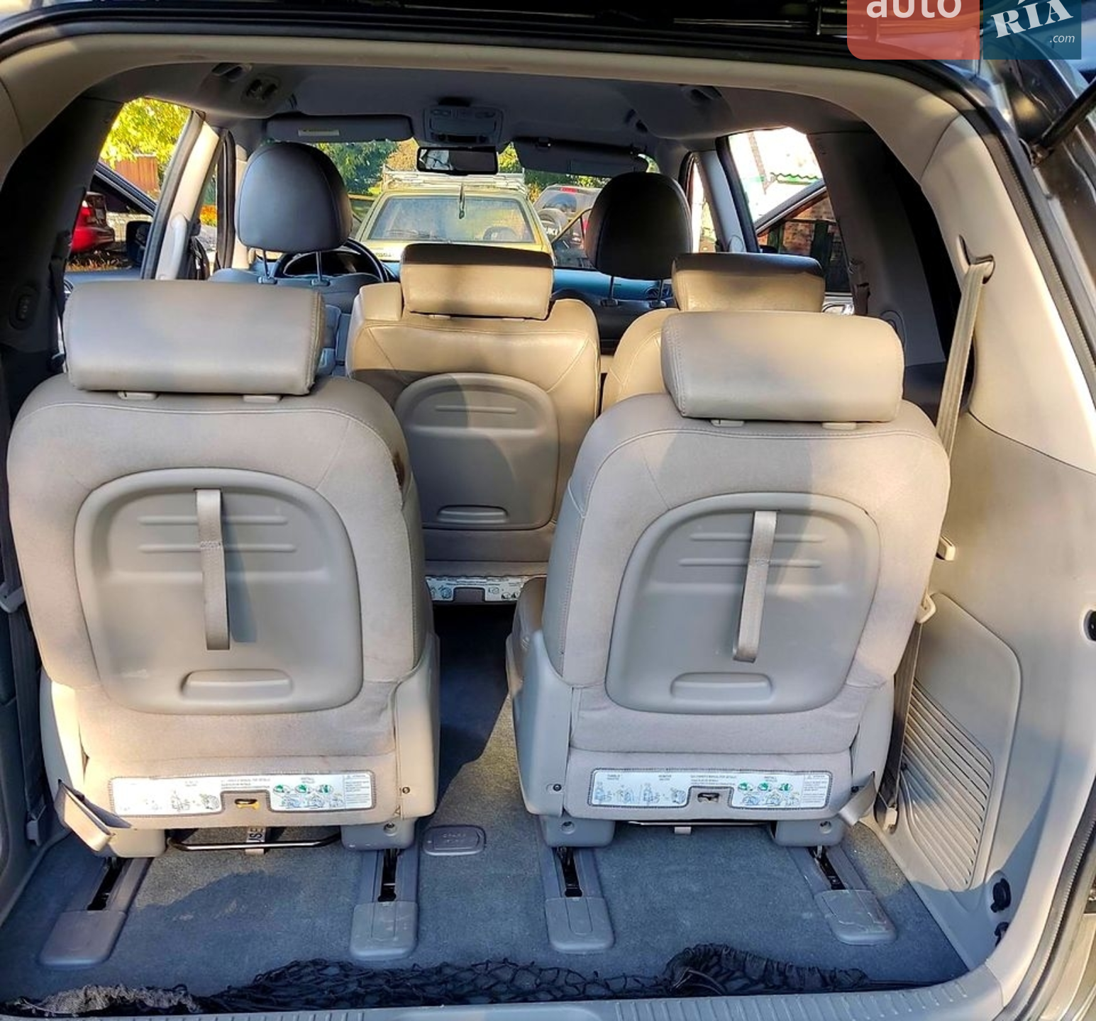 2011 Kia Carnival - мініатюра 10