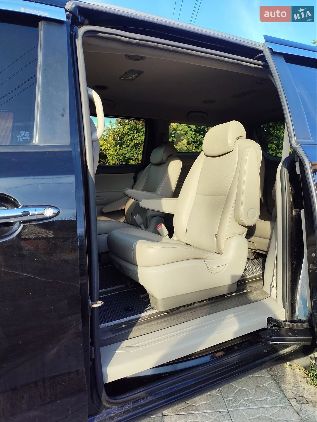 2017 Kia Carnival - мініатюра 16