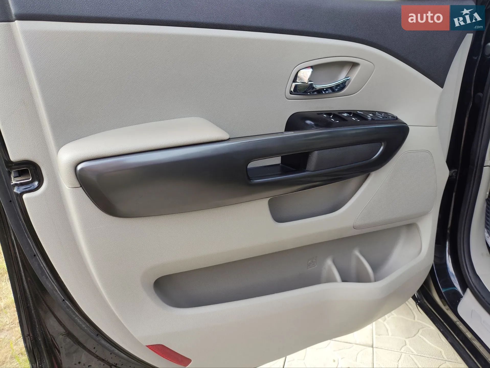 2017 Kia Carnival - мініатюра 21