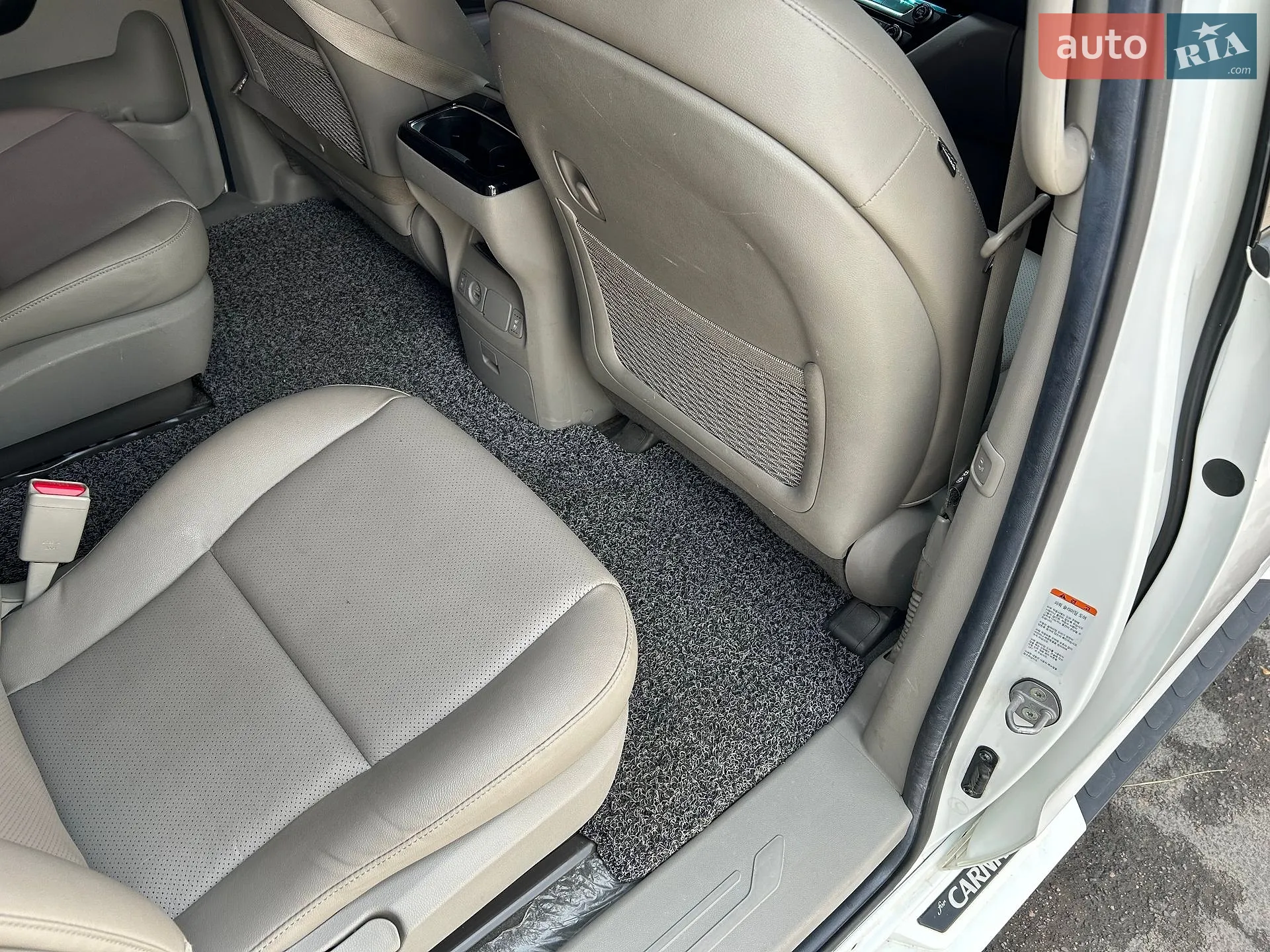 2020 Kia Carnival - мініатюра 10