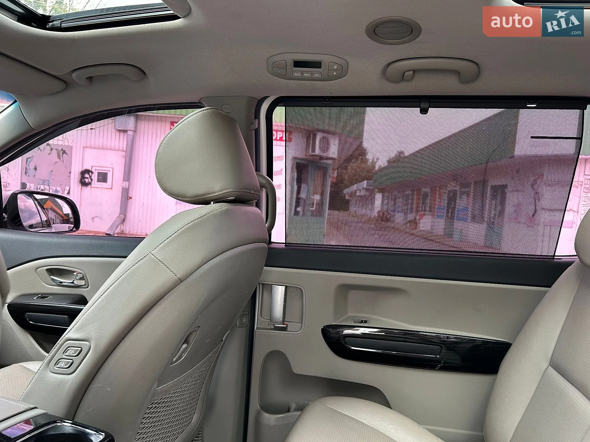 2020 Kia Carnival - мініатюра 16