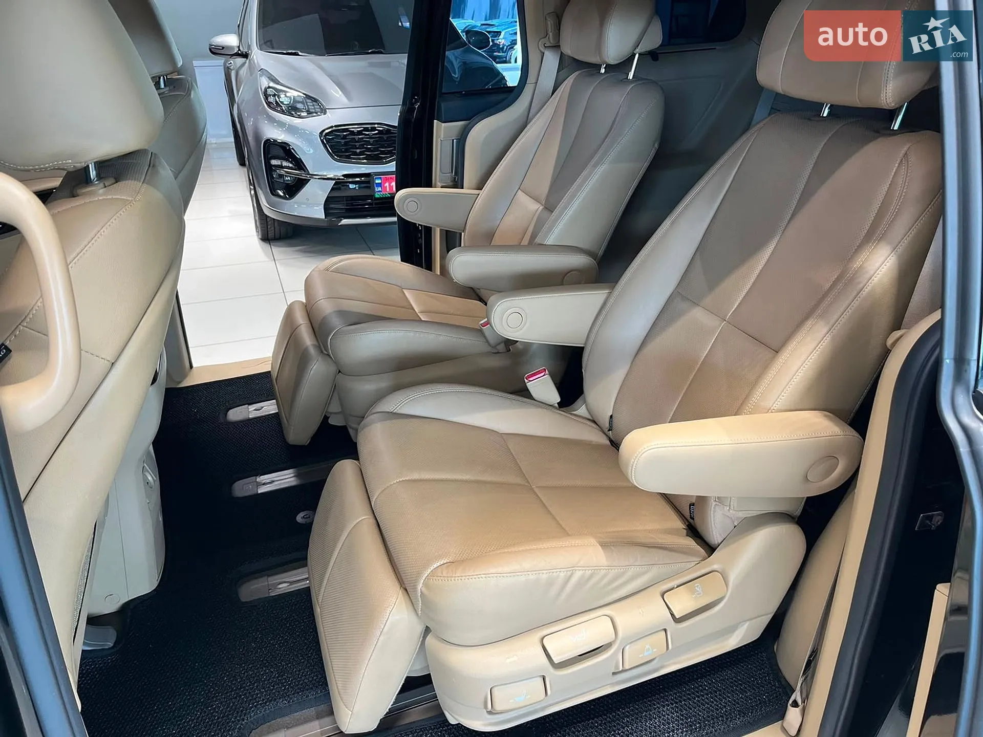 2019 Kia Carnival - мініатюра 17