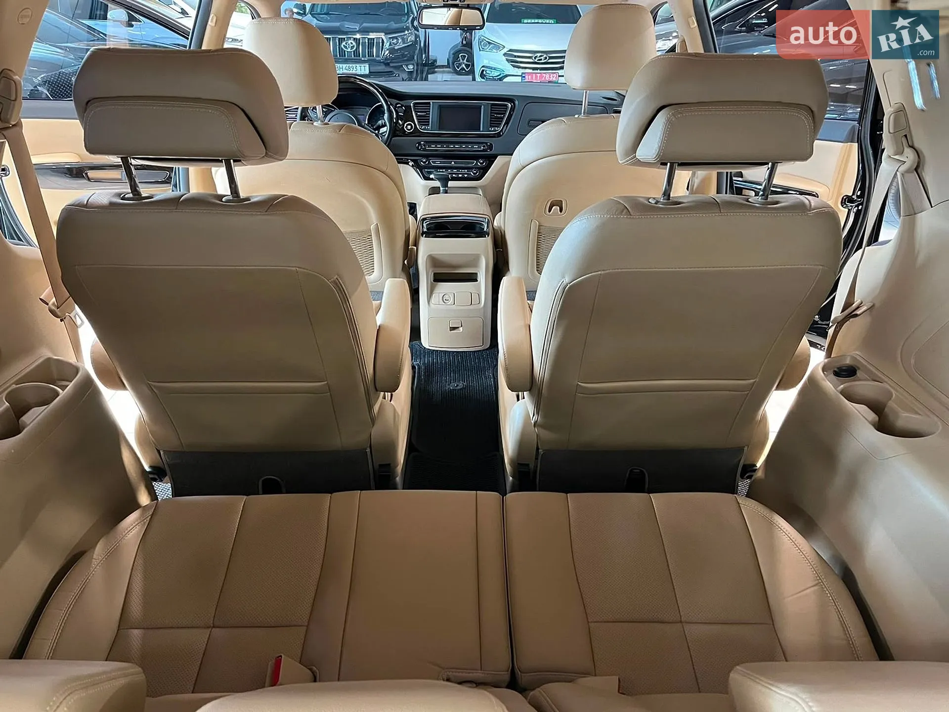 2019 Kia Carnival - мініатюра 12