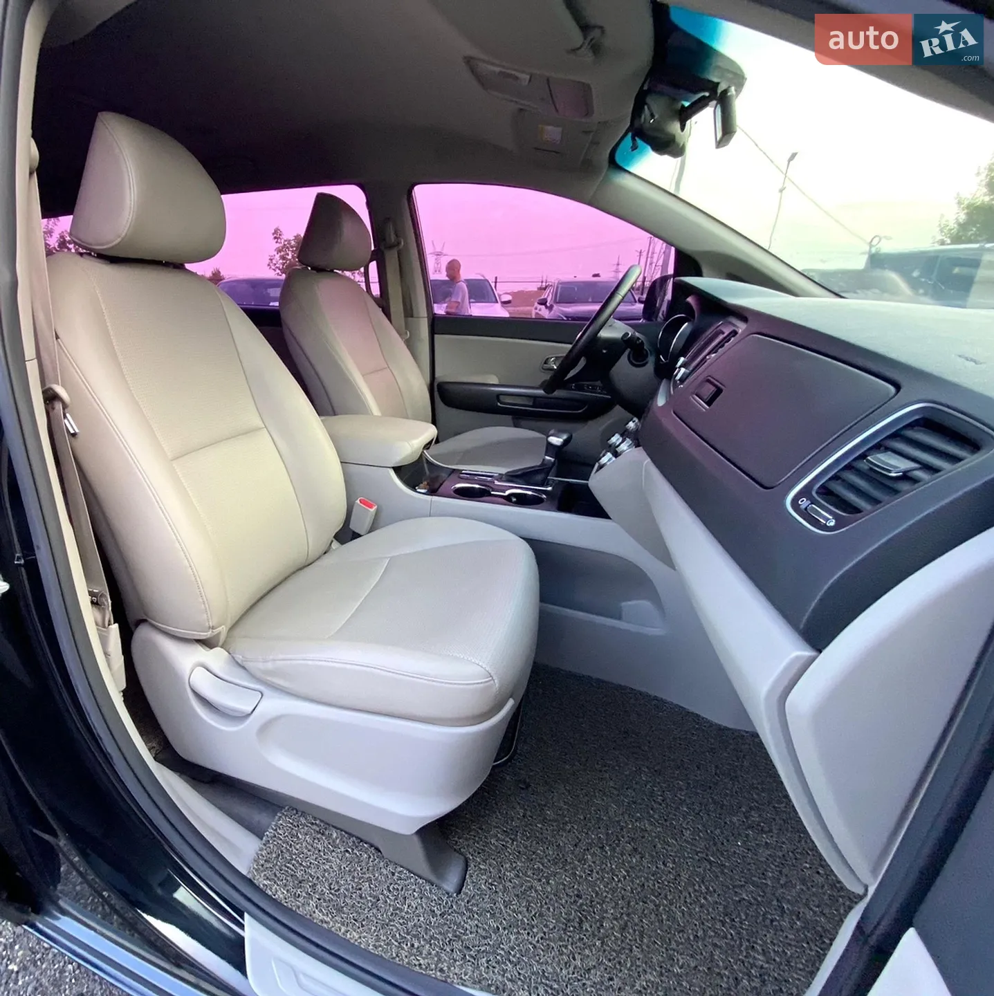 2018 Kia Carnival - мініатюра 15