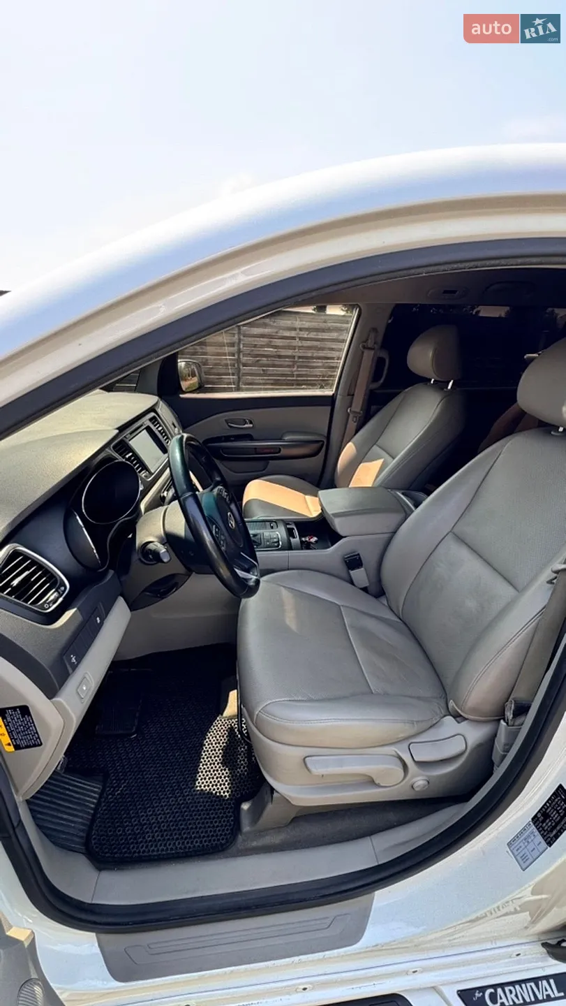 2016 Kia Carnival - мініатюра 9