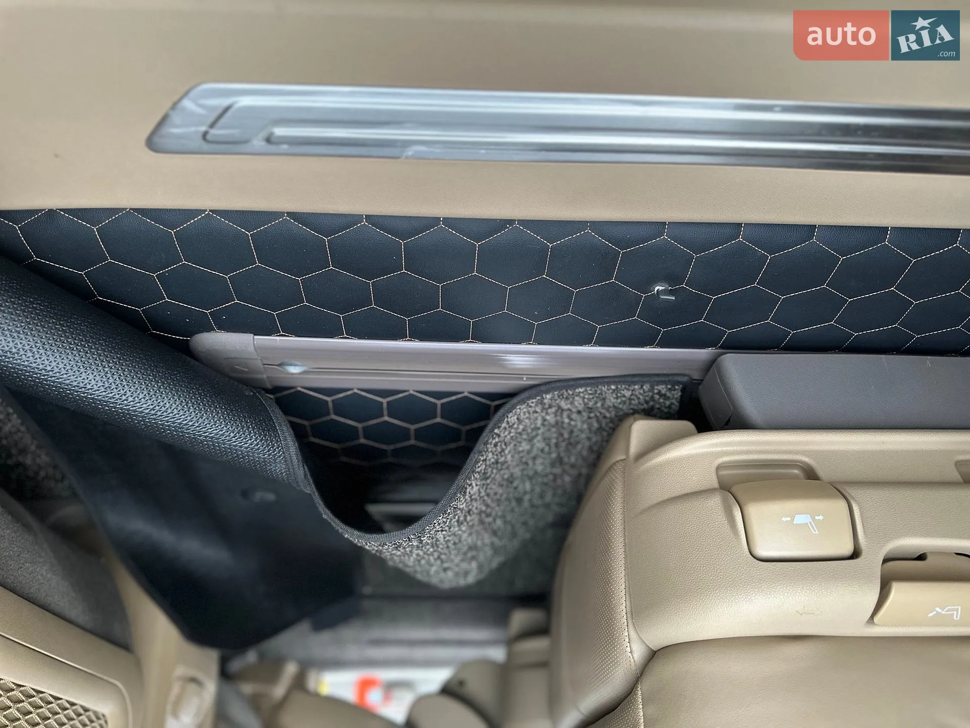2019 Kia Carnival - мініатюра 15