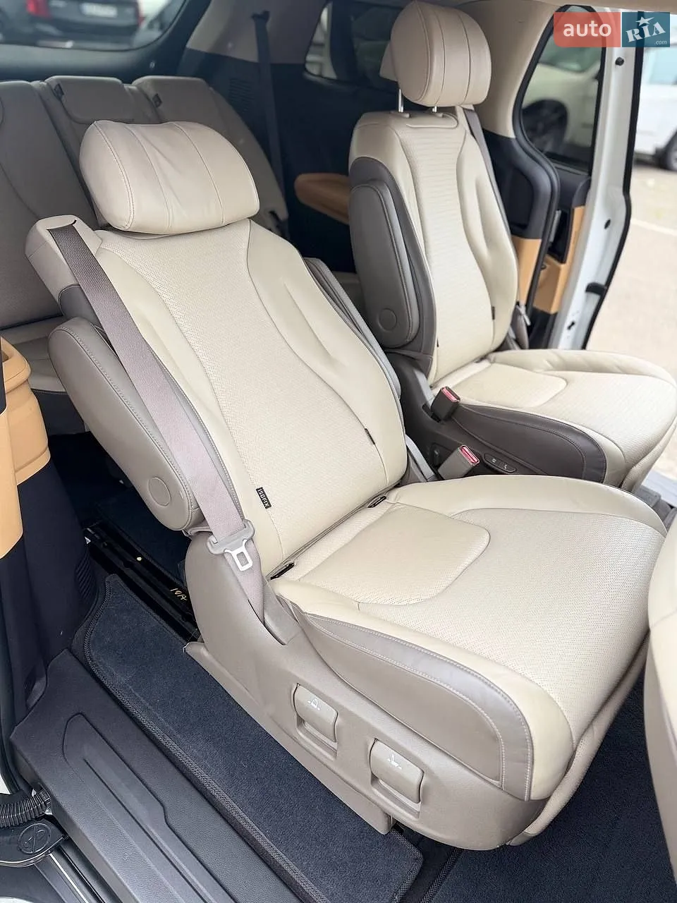 2021 Kia Carnival - мініатюра 12