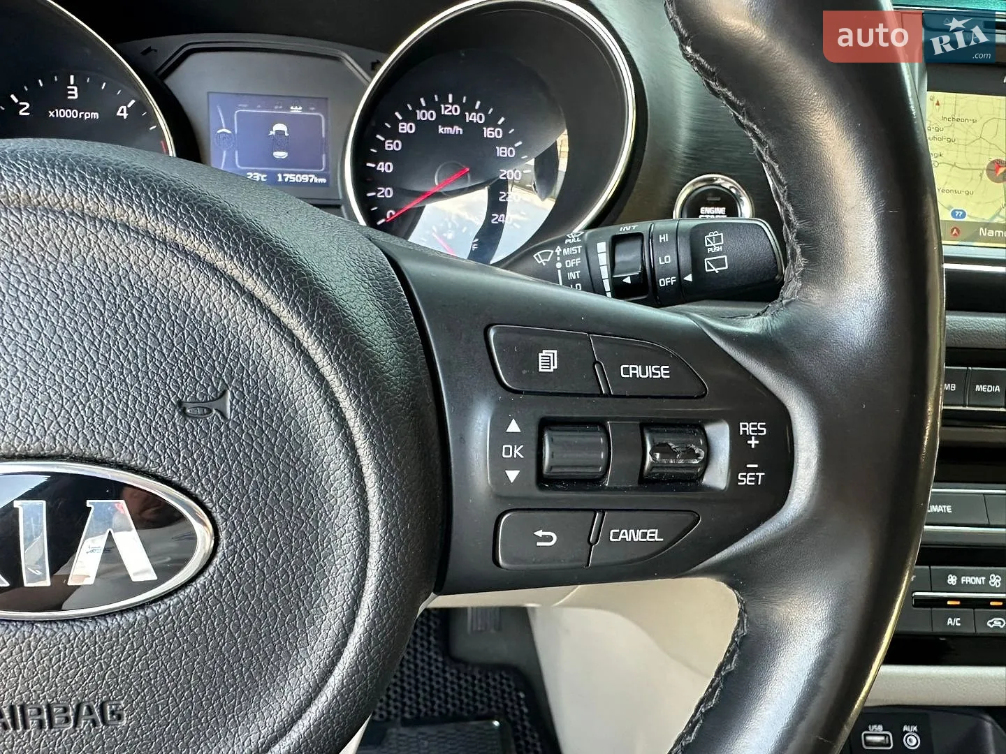 2016 Kia Carnival - мініатюра 15
