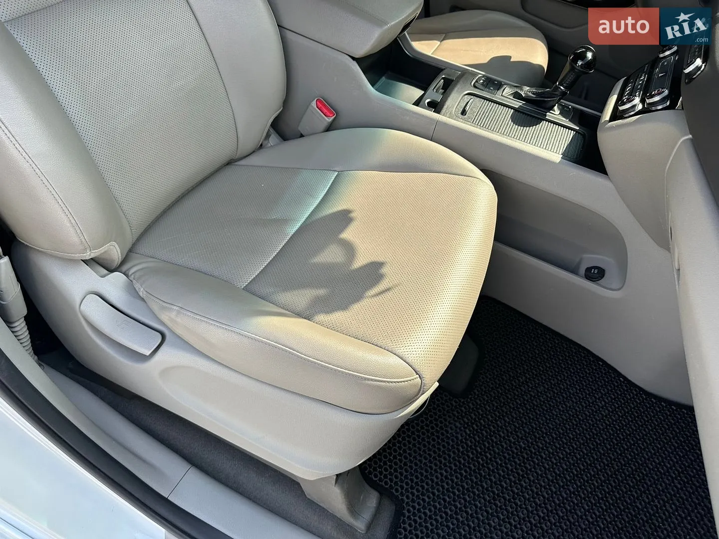 2016 Kia Carnival - мініатюра 27