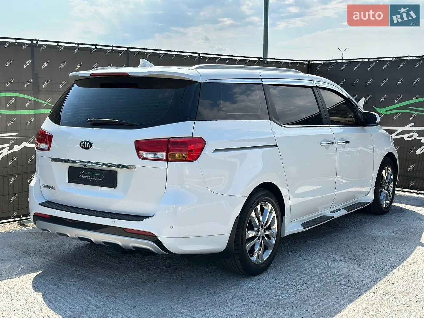 2016 Kia Carnival - мініатюра 35