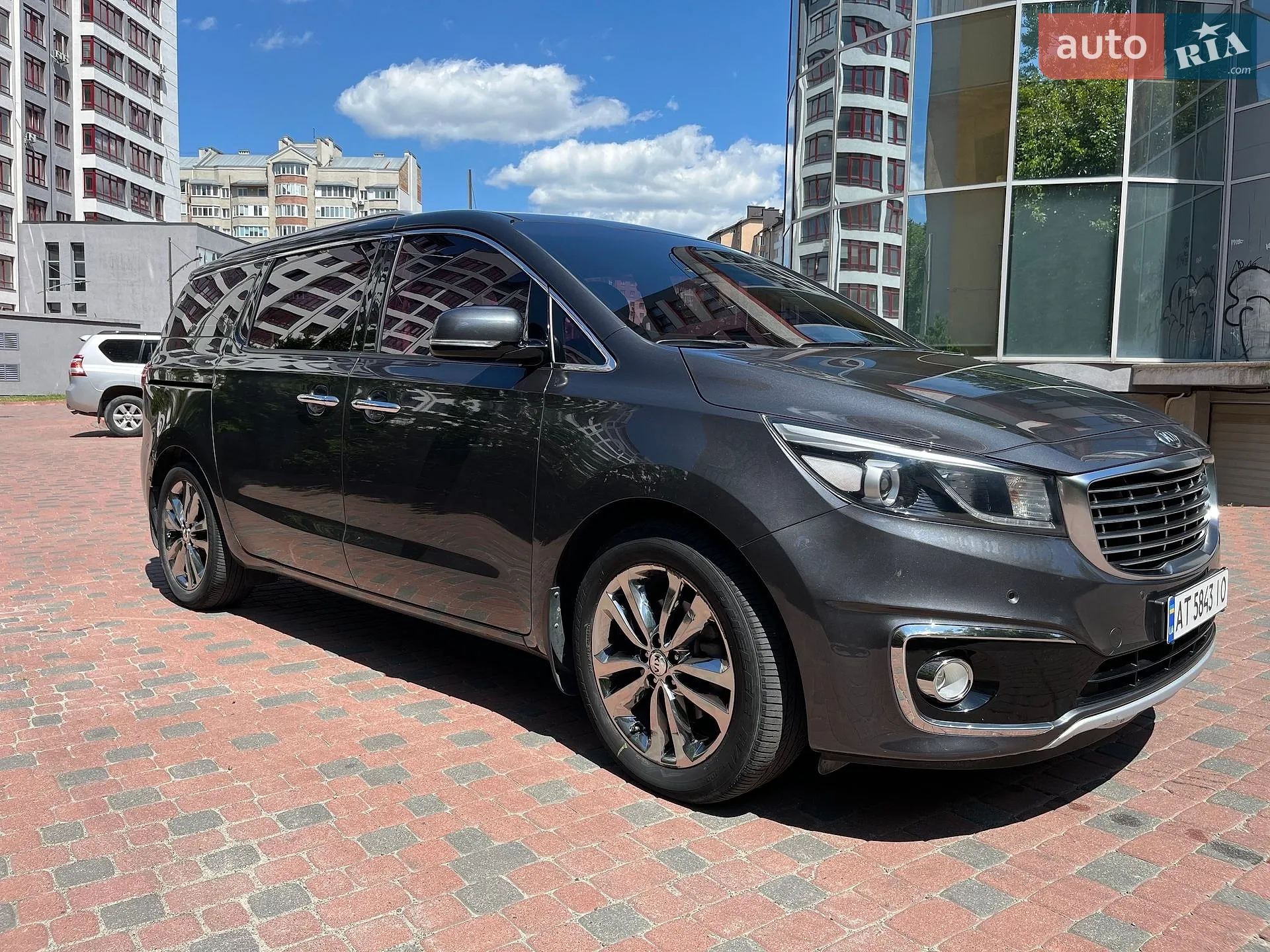 2016 Kia Carnival - мініатюра 3