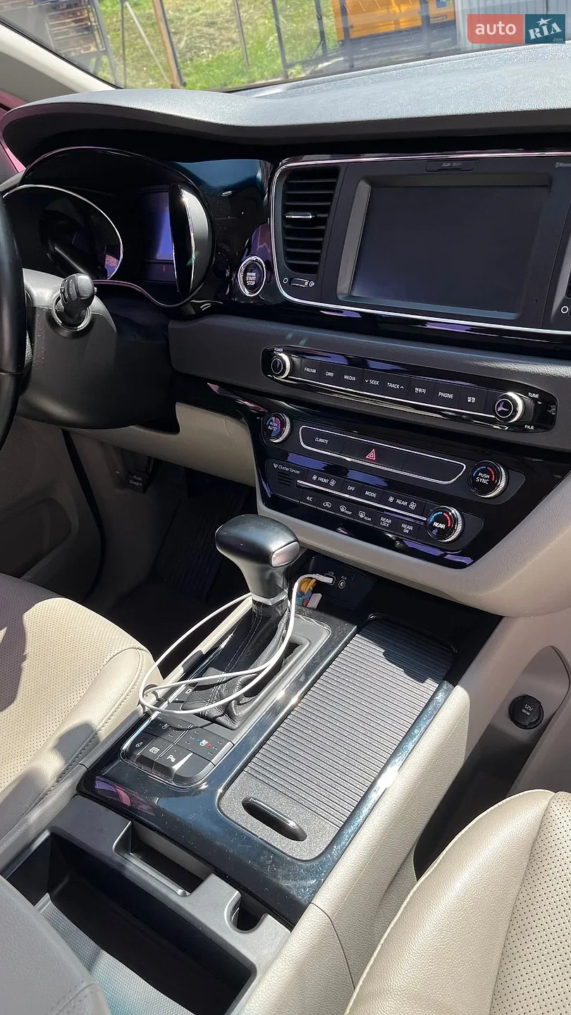 2016 Kia Carnival - мініатюра 12