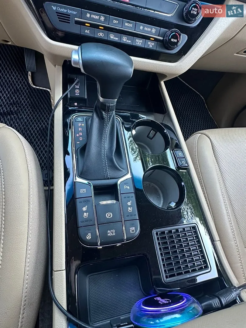 2020 Kia Carnival - мініатюра 19
