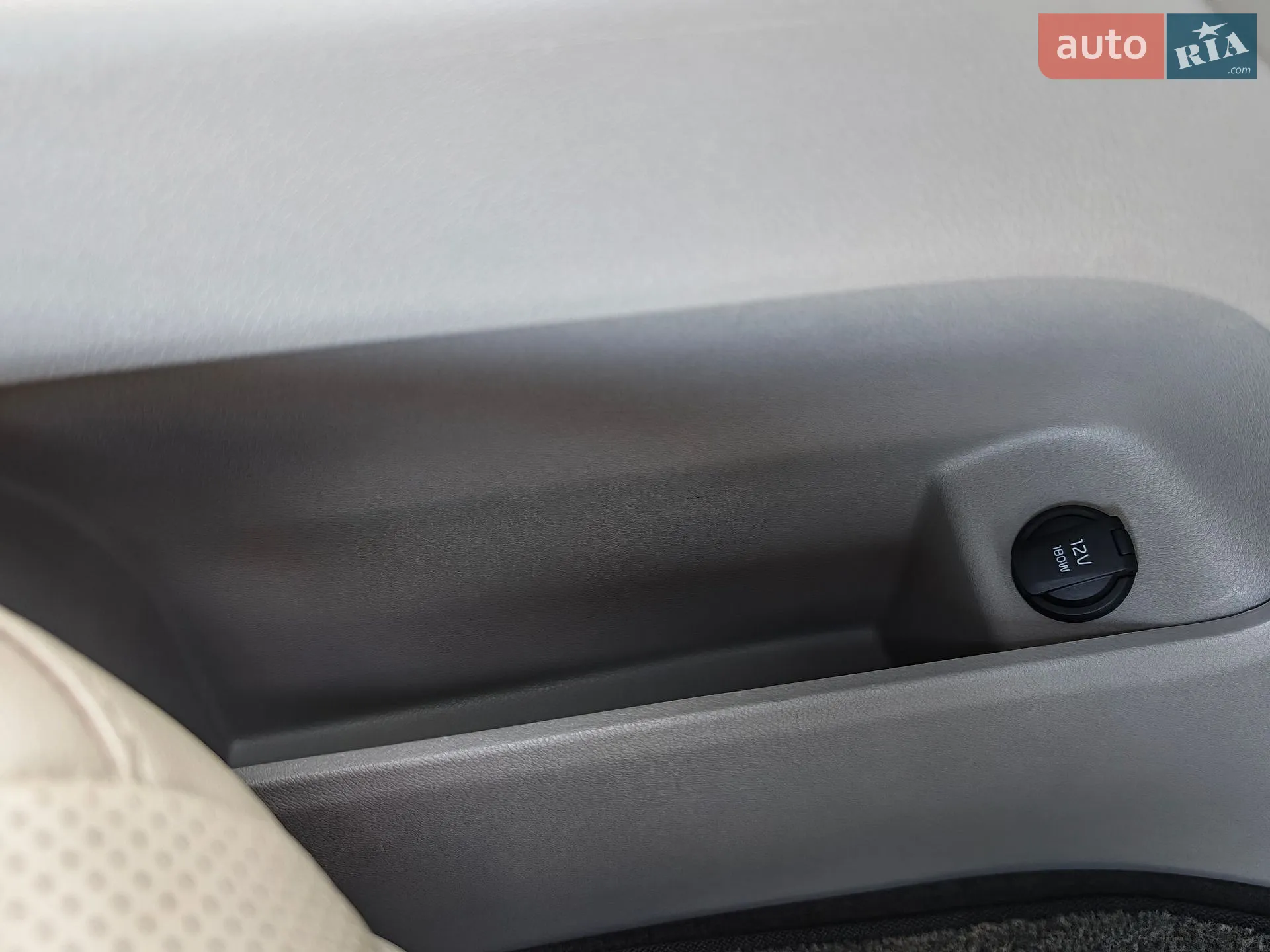 2016 Kia Carnival - мініатюра 36