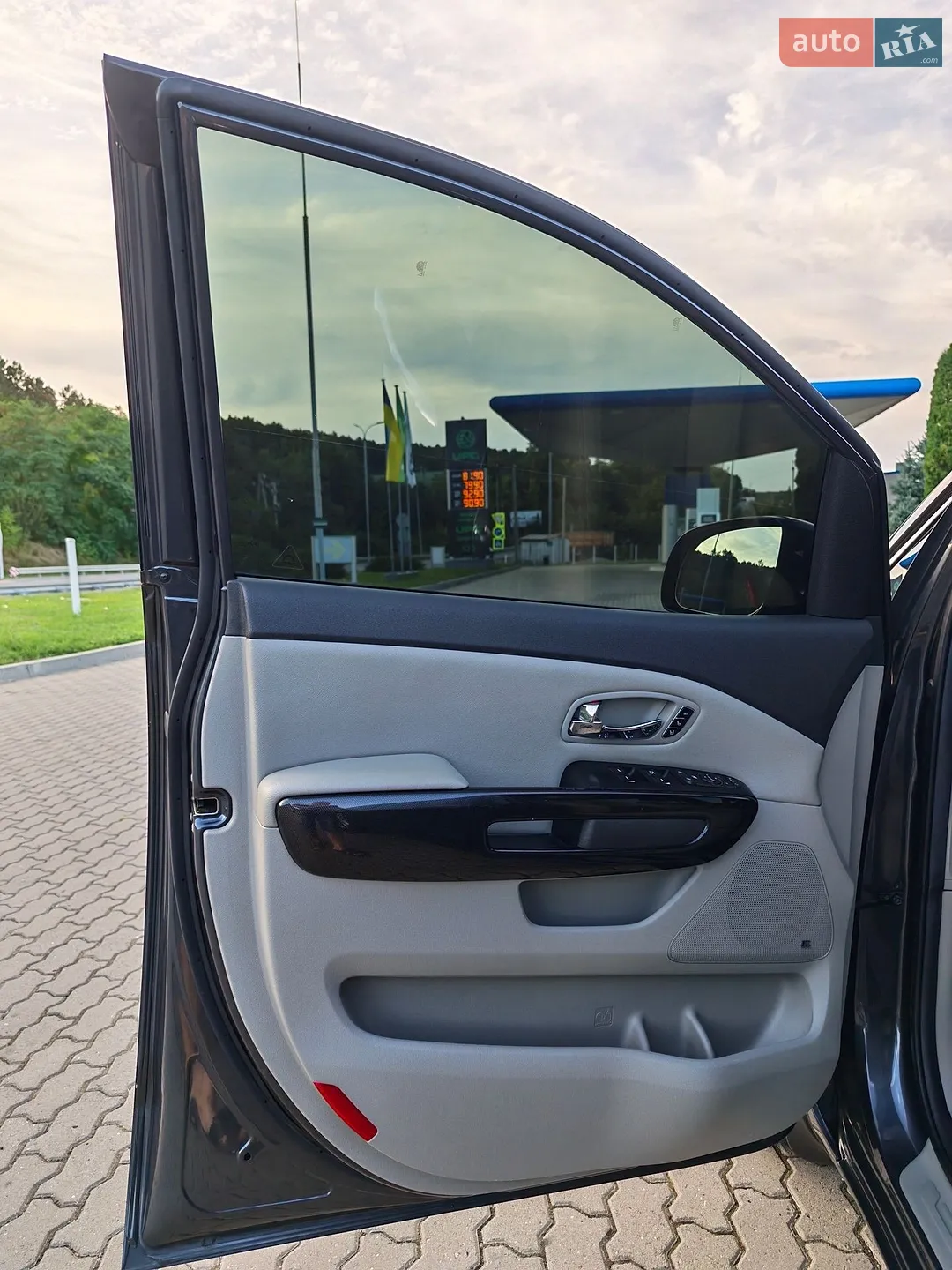 2016 Kia Carnival - мініатюра 42