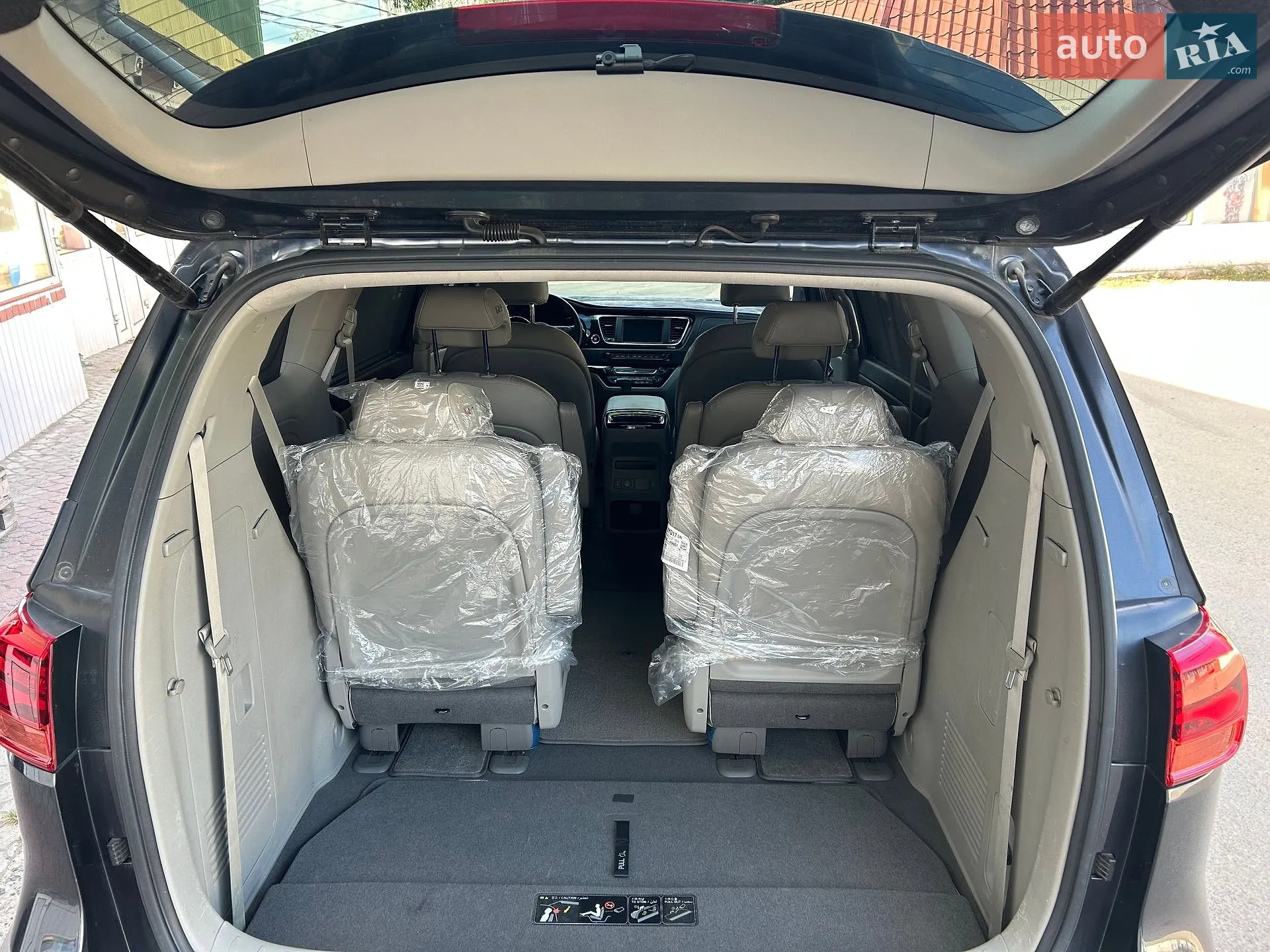 2020 Kia Carnival - мініатюра 10