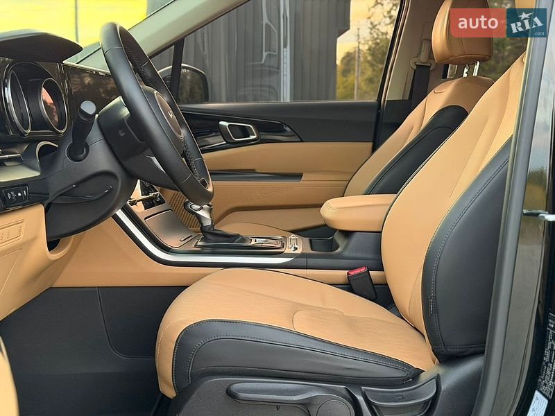 Мінівен Kia Carnival 2022 в Ірпені
