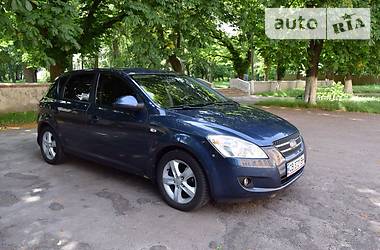 Хэтчбек Kia Ceed 2007 в 