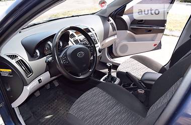 Хэтчбек Kia Ceed 2007 в 