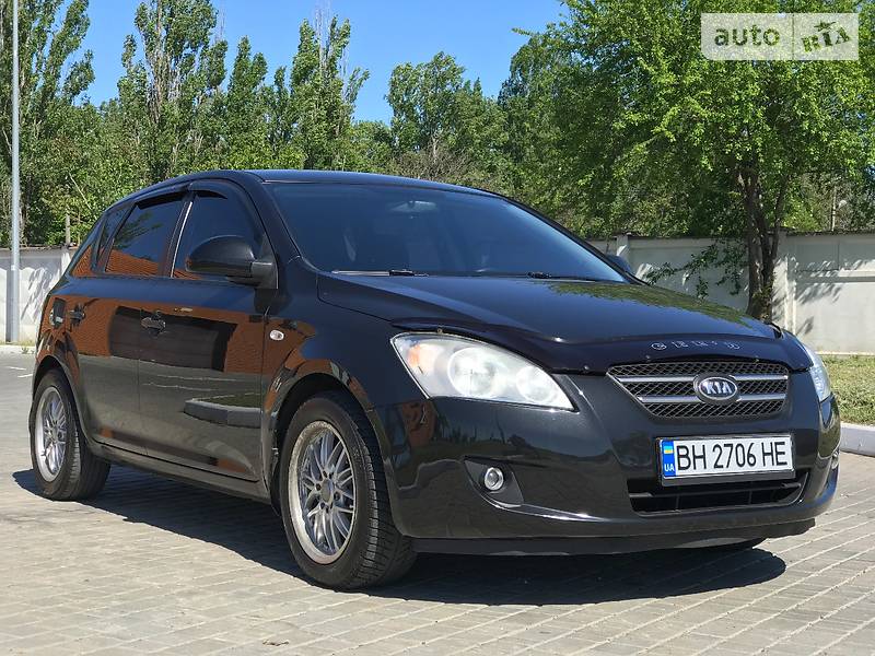 Хэтчбек Kia Ceed 2009 в Одессе