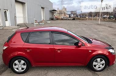 Хэтчбек Kia Ceed 2010 в Днепре