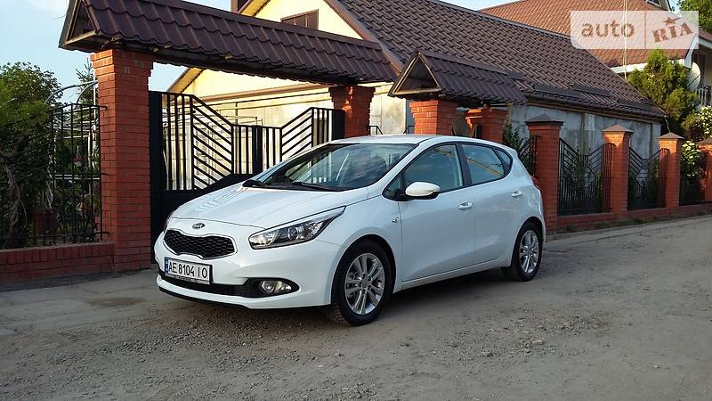 Хетчбек Kia Ceed 2013 в Дніпрі