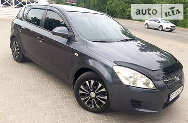 Хэтчбек Kia Ceed 2008 в Херсоне