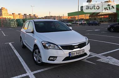 Хетчбек Kia Ceed 2010 в Одесі