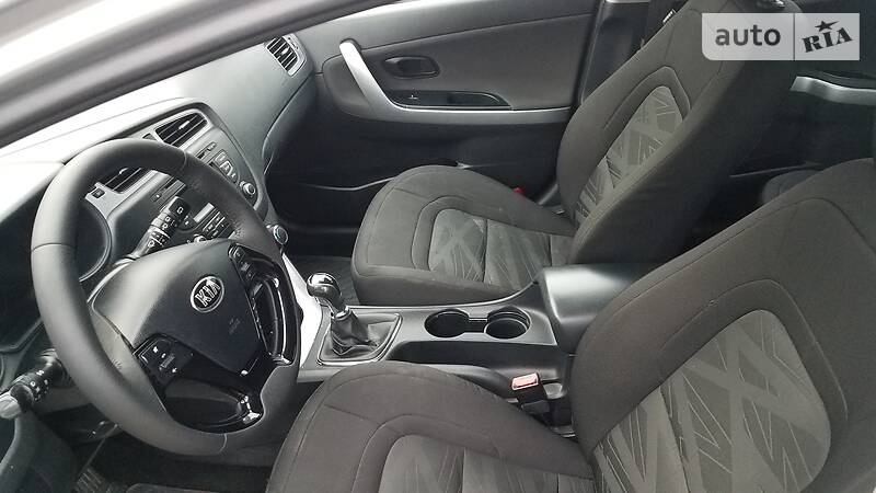Хетчбек Kia Ceed 2012 в Львові