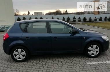 Хэтчбек Kia Ceed 2009 в Львове