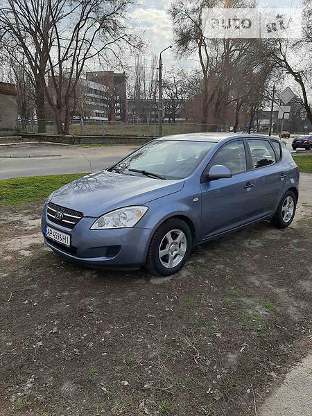 Хетчбек Kia Ceed 2007 в 