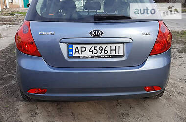 Хетчбек Kia Ceed 2007 в 