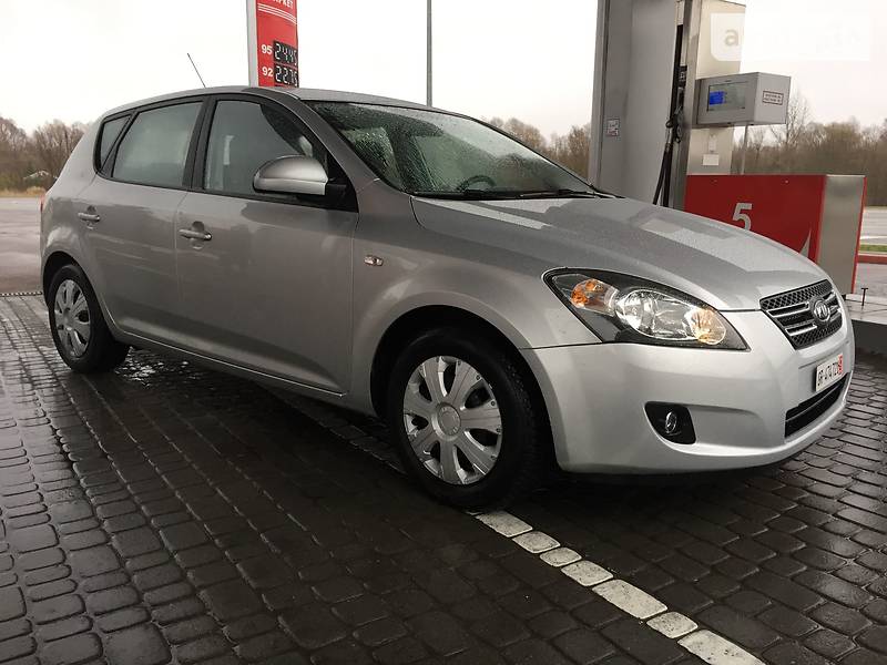 Хетчбек Kia Ceed 2009 в Стрию