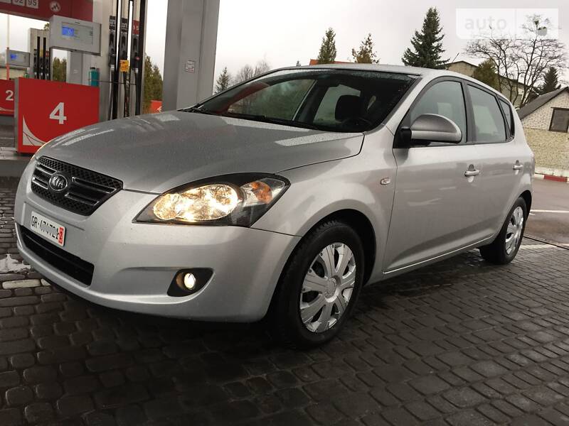 Хетчбек Kia Ceed 2009 в Стрию