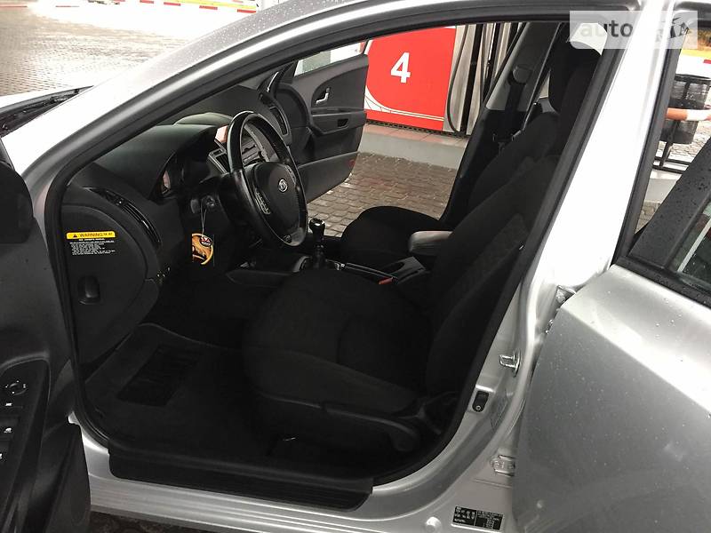 Хетчбек Kia Ceed 2009 в Стрию
